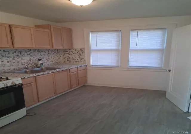 3rd image of 19673 Irvington St, Highland Park, MI 48203 | MLS# 20251048703