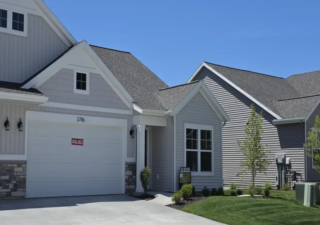 Listing Photo 2 - Condo for sale in building located at 3786 Ambrosia Dr SW, Grand Rapids, MI 49534 - Unit #23