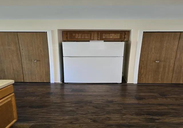 Listing Photo 4 - Condo for sale in building located at 8688 Villa Ln, Warren, MI 48093