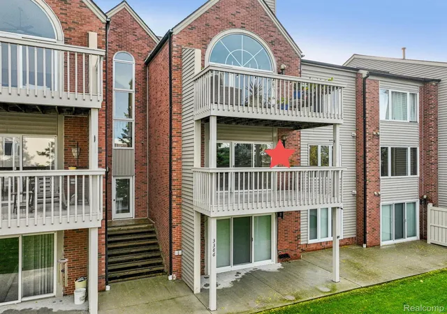 Photo 2 of Condo for sale at 3388 Loon Lake Ct, Waterford, MI 48329 | MLS# 20251049477 | Listing updated on 2026-08-29