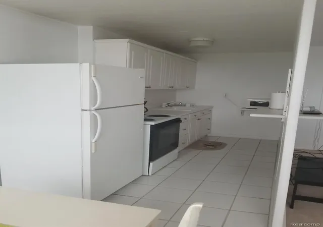 3rd image of 8900 E Jefferson Ave #1103, Detroit, MI 48214 | MLS# 20251049549