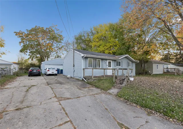 Photo 2 of Single family home for sale at 2540 Kansas Ave, Saginaw, MI 48601 | MLS# 20251049793 | Listing updated on 2026-07-07