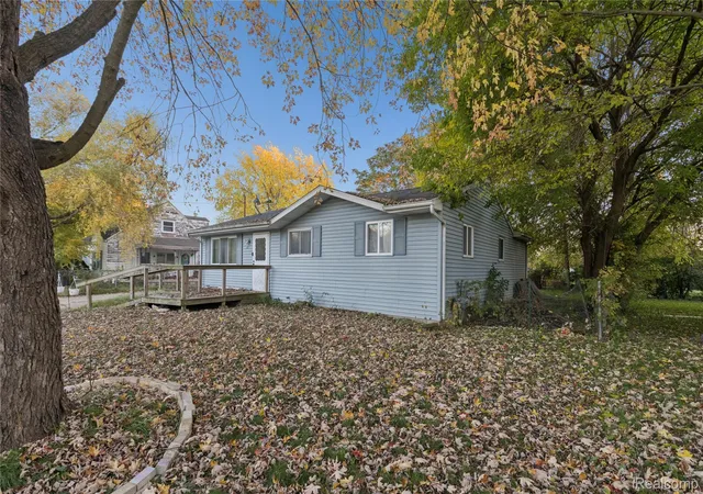 Photo 3 of Single family home for sale at 2540 Kansas Ave, Saginaw, MI 48601 | MLS# 20251049793 | Listing updated on 2026-07-07