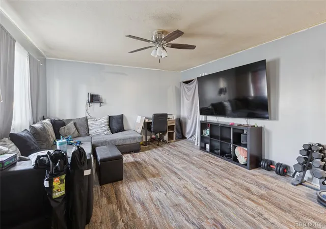 Photo 4 of Single family home for sale at 2540 Kansas Ave, Saginaw, MI 48601 | MLS# 20251049793 | Listing updated on 2026-07-07
