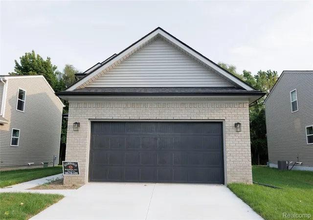 Photo 2 of Single family home for sale at 23207 Dale Allen Dr, Clinton Township, MI 48035 | MLS# 20251050147 | Listing updated on 2026-07-08