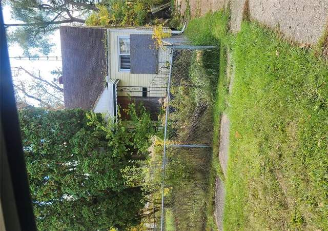Photo 1 of Single family home for sale at 525 W Pulaski Ave, Flint, MI 48505 | MLS# 20251050239 | Listing updated on 2026-09-10