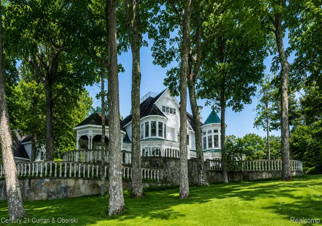 Photo 2 of Mansion for sale at 3063 Red Pine Point Dr, Indian River, MI 49749 | MLS# 20251050245 | Listing updated on 2026-07-30