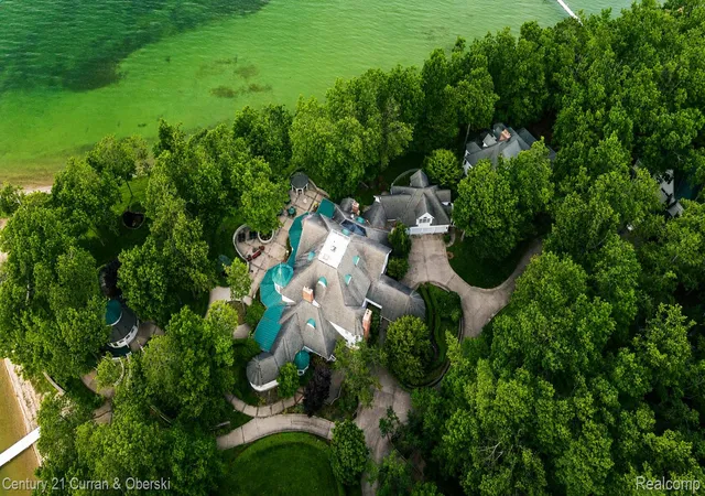 Photo 3 of Mansion for sale at 3063 Red Pine Point Dr, Indian River, MI 49749 | MLS# 20251050245 | Listing updated on 2026-07-30