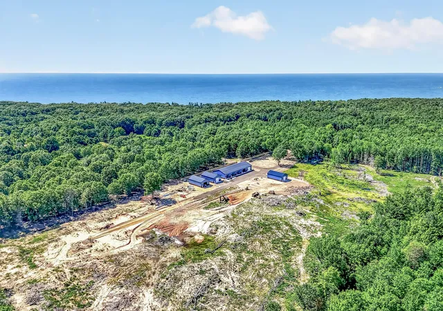 Listing Photo 2 - Condo for sale in building located at 4150 W Dune Locker Pl, Mears, MI 49436 - Unit #