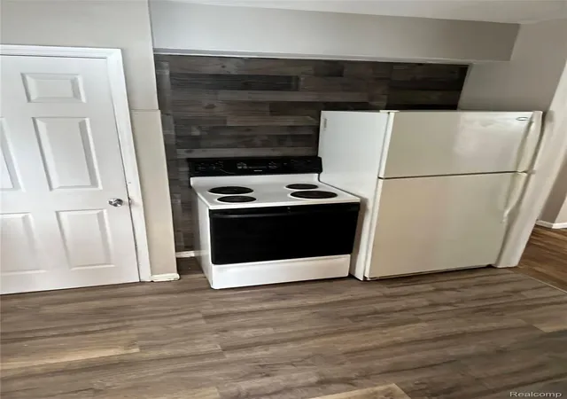 Photo 3 of Single family home for sale at 16503 Sussex St, Detroit, MI 48235 | MLS# 20251050530 | Listing updated on 2026-09-01