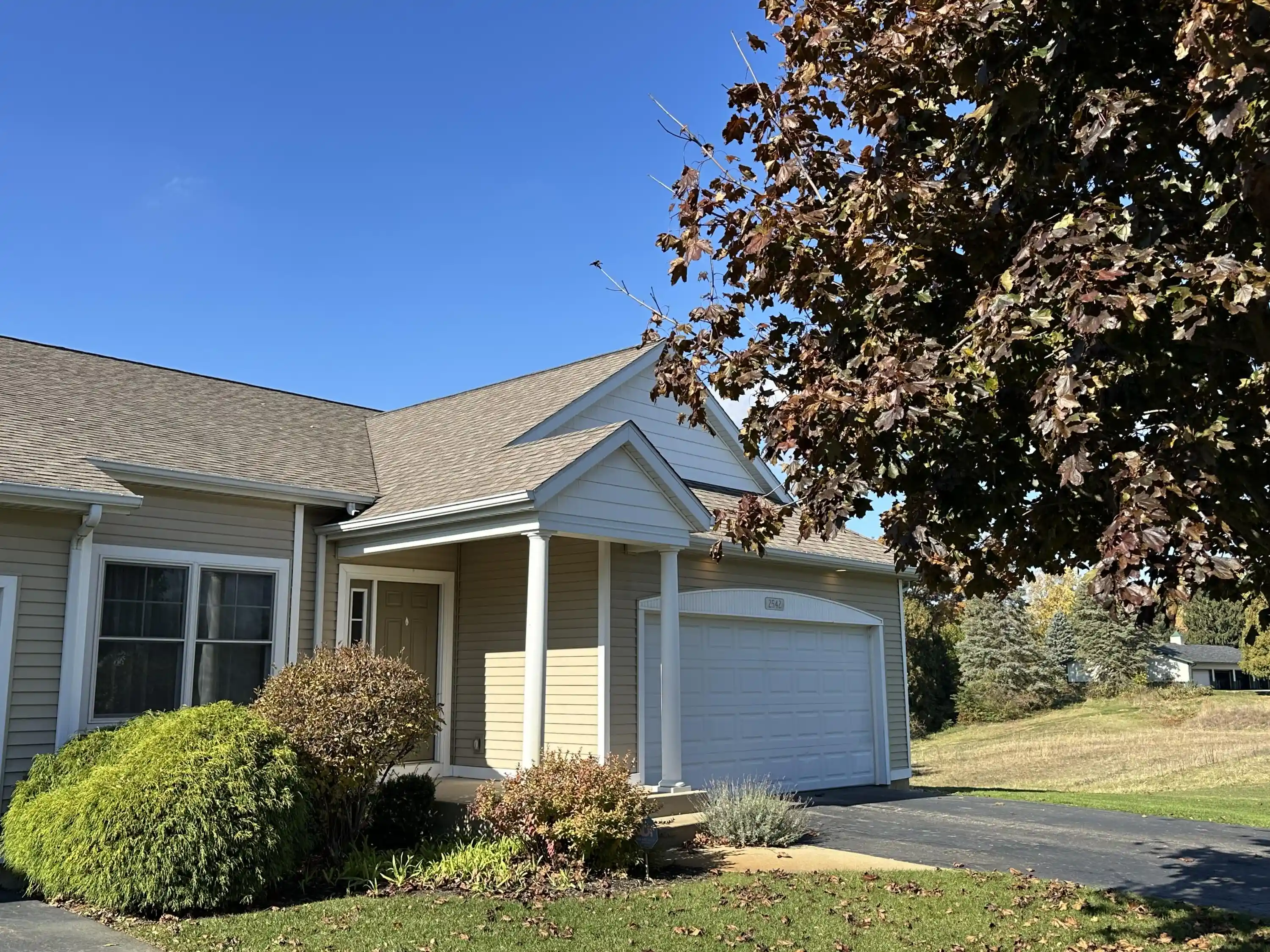Listing Photo 1 - Condo for sale in 2542 Medinah Ln located at 2542 Medinah Ln, Benton Harbor, MI 49022 - Unit 2542 Medinah Ln