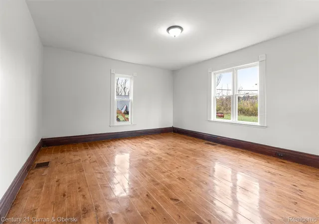 5th image of 8004 N Farmington Rd, Westland, MI 48185 | MLS# 20251050901