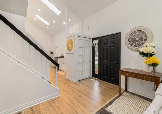 Photo 4 of Single family home for sale at 7408 Westbury Blvd, West Bloomfield, MI 48322 | MLS# 20251051126 | Listing updated on 2026-08-25