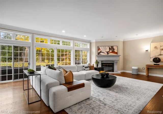 Photo 2 of Single family home for sale at 1900 Tiverton Rd, Bloomfield Hills, MI 48304 | MLS# 20251051354 | Listing updated on 2026-10-30
