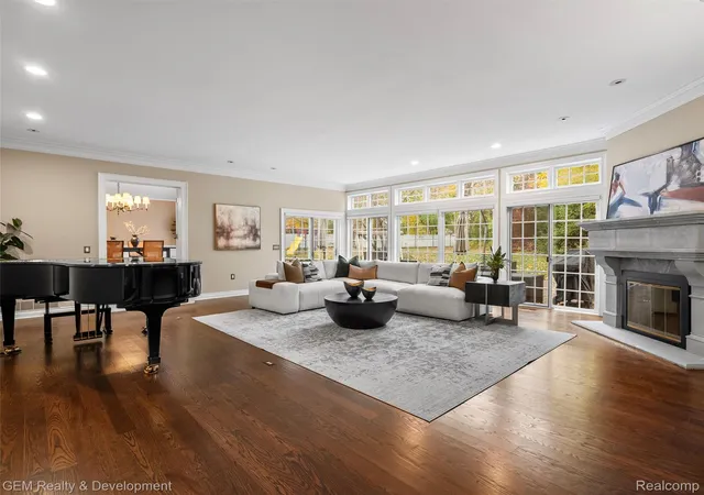 Photo 3 of Single family home for sale at 1900 Tiverton Rd, Bloomfield Hills, MI 48304 | MLS# 20251051354 | Listing updated on 2026-10-30