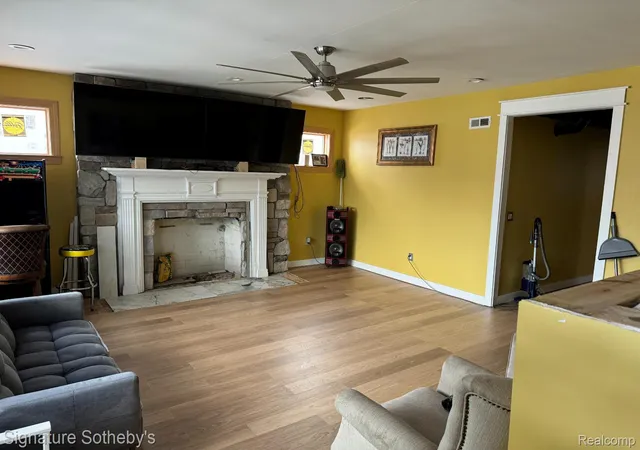 4th image of 1991 Calvert St, Detroit, MI 48206 | MLS# 20251051857