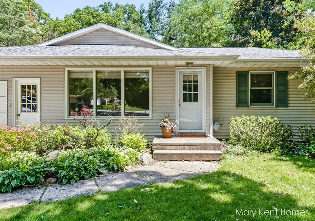 1st image of 6662 Buttrick Ave Se, Alto, MI 49302 | MLS# 65025057356