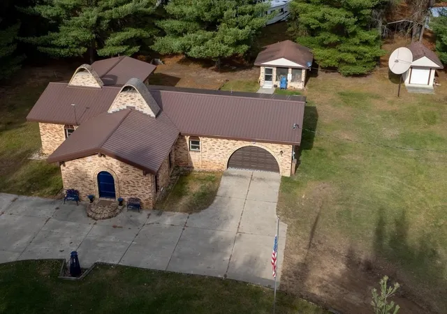 1st image of 10279 N Finley Lake Ave, Harrison, MI 48625 | MLS# 79080063569
