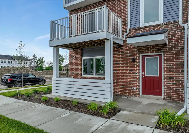 Listing Photo 3 - Condo for sale in building located at 822 Huntley Ln, Troy, MI 48085