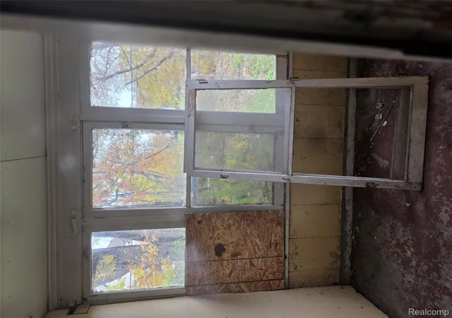 16th image of 5852 Rohns St, Detroit, MI 48213 | MLS# 20251053107