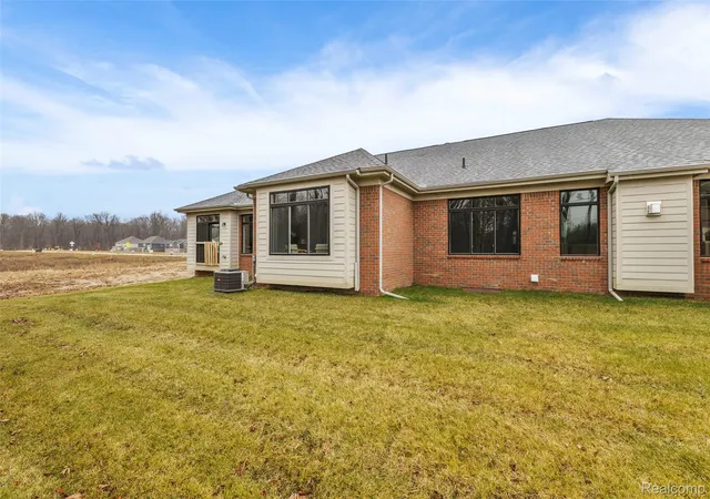 Photo 2 of Condo for sale at 55589 Oak Pointe, Utica, MI 48315 | MLS# 20251053316 | Listing updated on 2026-08-24