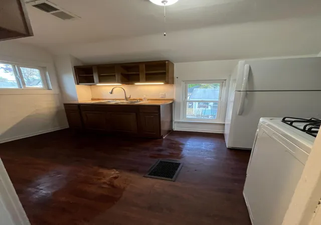 Homes for sale in Grand Rapids, MI | 429 Shirley St Ne, Grand Rapids, MI 49503 | MLS# 65025058045