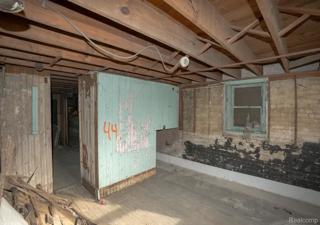 Listing Photo 4 - Condo for sale in building located at 6420 Tuxedo St, Detroit, MI 48204