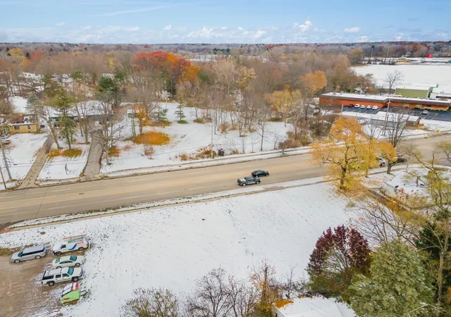 3rd image of 6250 Dixie Hwy, Bridgeport, MI 48722 | MLS# 61050194201