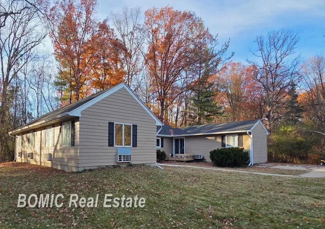 Photo 1 of Single family home for sale at 3700 N Saginaw Rd, Midland, MI 48640 | MLS# 61050194215 | Listing updated on 2026-06-30