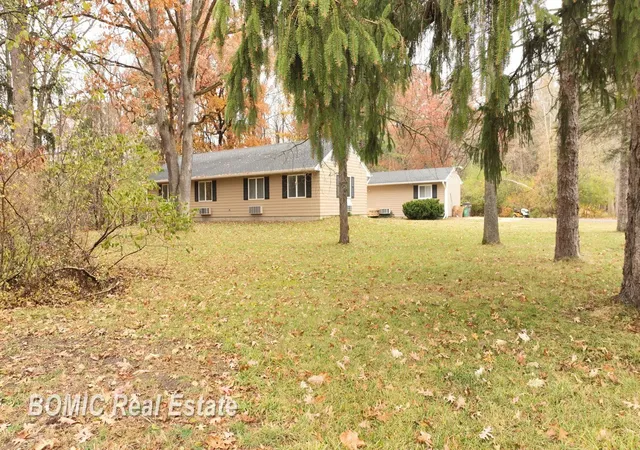 Photo 3 of Single family home for sale at 3700 N Saginaw Rd, Midland, MI 48640 | MLS# 61050194215 | Listing updated on 2026-06-30