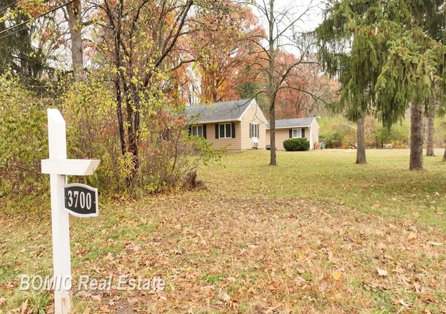 Photo 3 of Single family home for sale at 3700 N Saginaw Rd, Midland, MI 48640 | MLS# 61050194215 | Listing updated on 2026-06-30