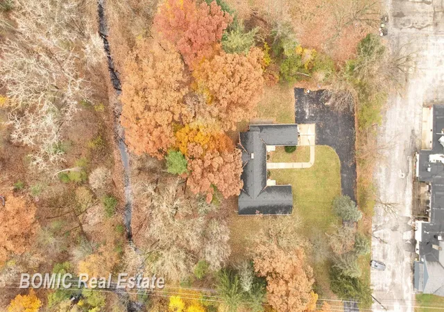 Photo 4 of Single family home for sale at 3700 N Saginaw Rd, Midland, MI 48640 | MLS# 61050194215 | Listing updated on 2026-06-30