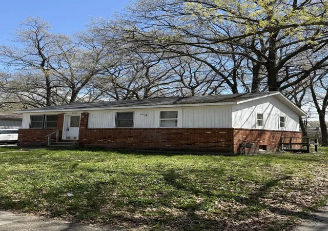 Photo 1 of Single family home for sale at 2156 Austin St, Muskegon, MI 49444 | MLS# 71025058324 | Listing updated on 2026-05-07