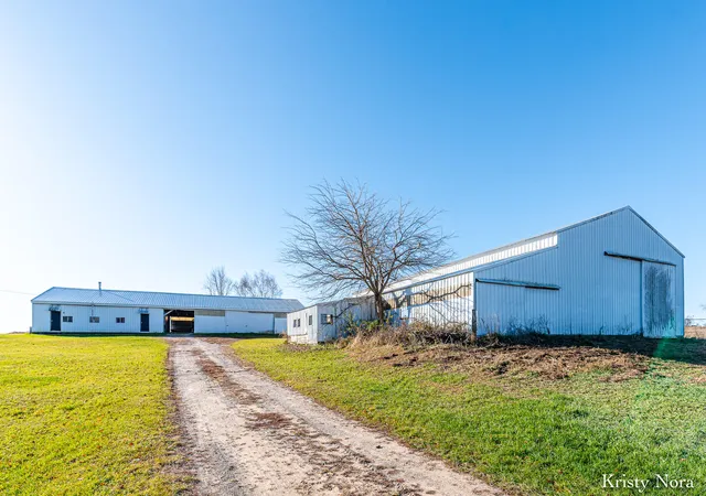 2nd image of 5878 E Cannonsville Rd, Edmore, MI 48829 | MLS# 65025058400