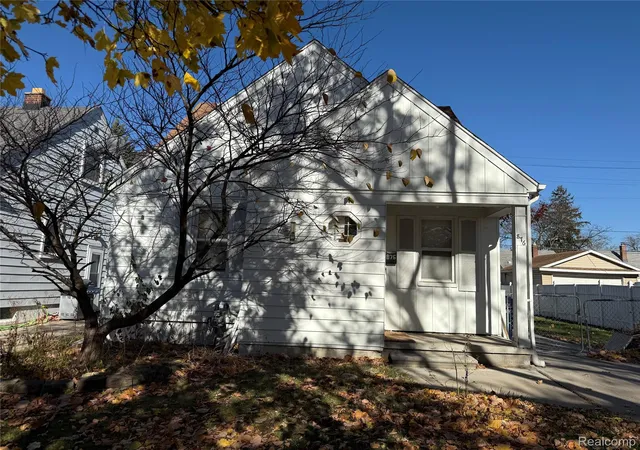 Homes for sale in Lincoln Park, MI | 876 Garfield Ave, Lincoln Park, MI 48146 | MLS# 20251054253