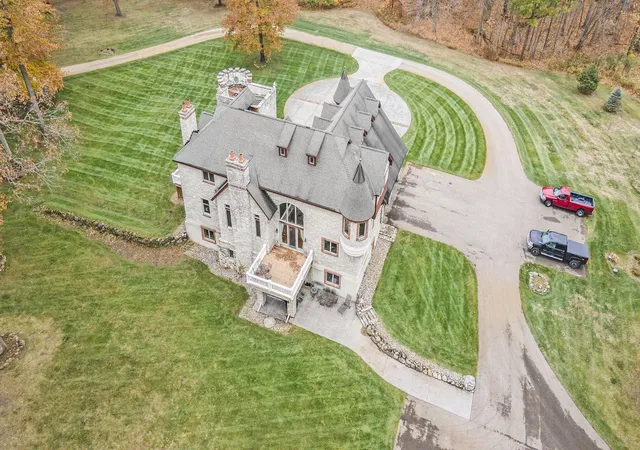 Photo 4 of Single family home for sale at 2303 38th Street, Allegan, MI 49010 | MLS# 71025058523 | Listing updated on 2026-07-16