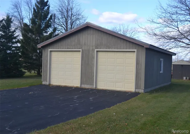 Homes for sale in Au Gres, MI | 2347 E Bay Ridge Dr, Au Gres, MI 48703 | MLS# 20251054757