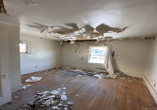 4th image of 12245 Washburn St, Detroit City Wayne, MI 48204 | MLS# 20251054889