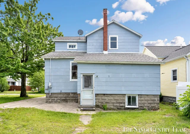 Photo 4 of Single family home for sale at 317 Elliott Ave, Grand Haven, MI 49417 | MLS# 71025058855 | Listing updated on 2026-08-28