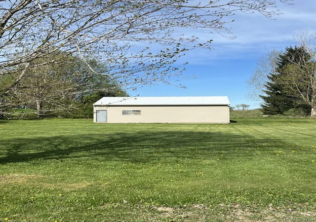 Homes for sale in Brown City, MI | 6241 Barnes Rd, Brown City, MI 48416 | MLS# 20251054998