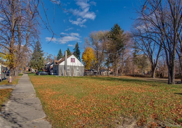 4th image of 11688 Wayburn St, Detroit, MI 48224 | MLS# 20251055108
