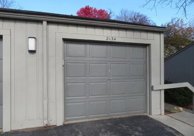 Photo 3 of Condo for sale at 2134 Overlook Ct, Ann Arbor, MI 48103 | MLS# 81025059031 | Listing updated on 2026-06-30