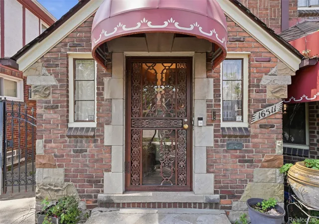Photo 2 of Single family home for sale at 16511 Cherrylawn St, Detroit, MI 48221 | MLS# 20251055186 | Listing updated on 2026-09-11