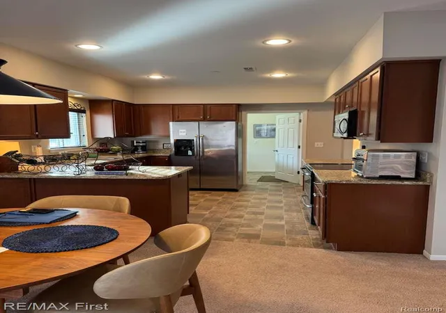 Listing Photo 5 - Condo for sale in building located at 14349 Shadywood Dr, Sterling Heights, MI 48312