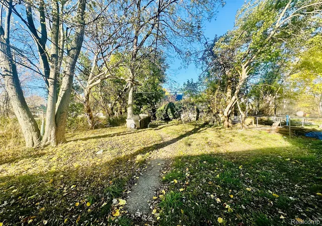 23rd image of 13995 Young St, Detroit, MI 48205 | MLS# 20251055370