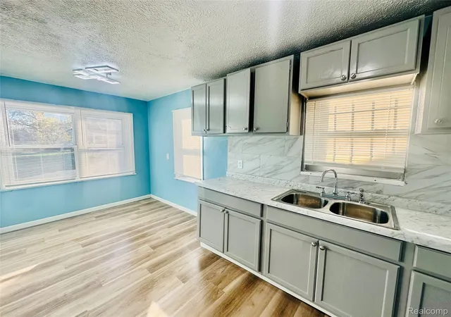 5th image of 13995 Young St, Detroit, MI 48205 | MLS# 20251055370