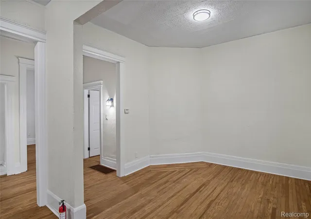 4th image of 427 Melbourne, Detroit, MI 48202 | MLS# 20251055886