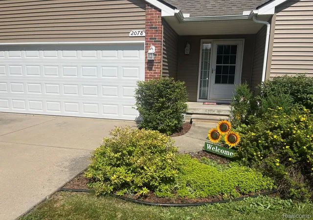 Photo 4 of Condo for sale at 2078 W Ridge Dr #21, Davison, MI 48423 | MLS# 20251056022 | Listing updated on 2026-09-05