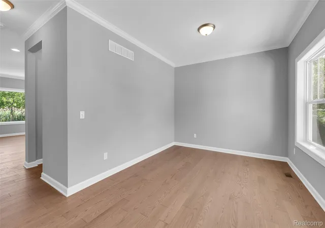 3rd image of 2239 Baltimore Ln, Flint, MI 48505 | MLS# 20251056202
