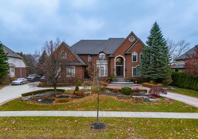 Homes for sale in Oakland Township, MI | 5520 Whitehall Blvd, Oakland Township, MI 48306 | MLS# 81025059954